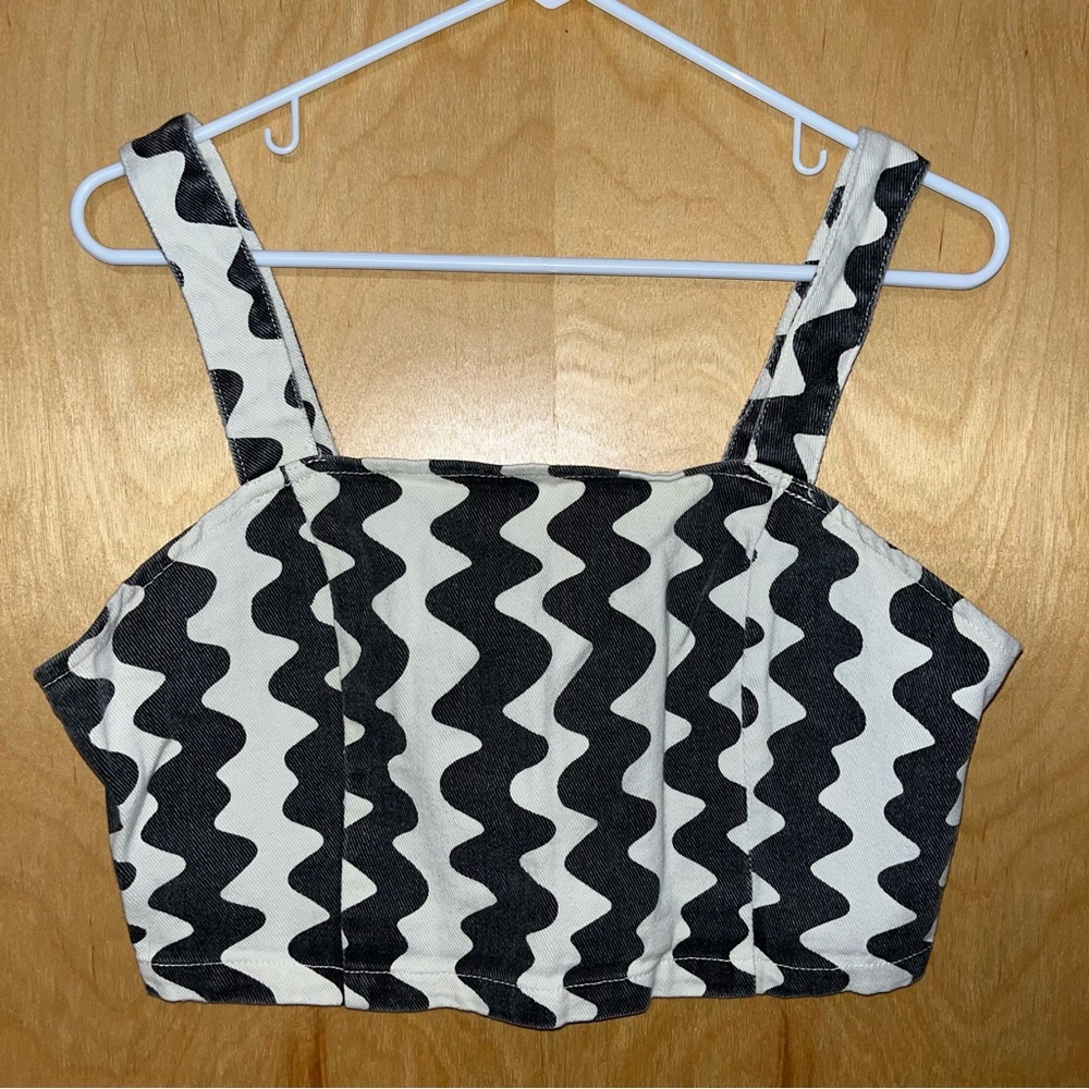 Cider Black and White Patterned Crop Tank Top- Size XL